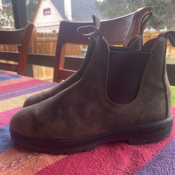 Blundstone Chelsea 585 in a size 9.5 - Picture 1 of 4
